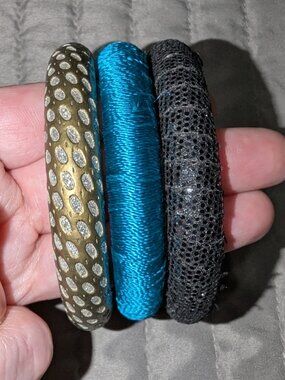 $2 with Bundle ~ Bangle Bracelet Lot 7122
